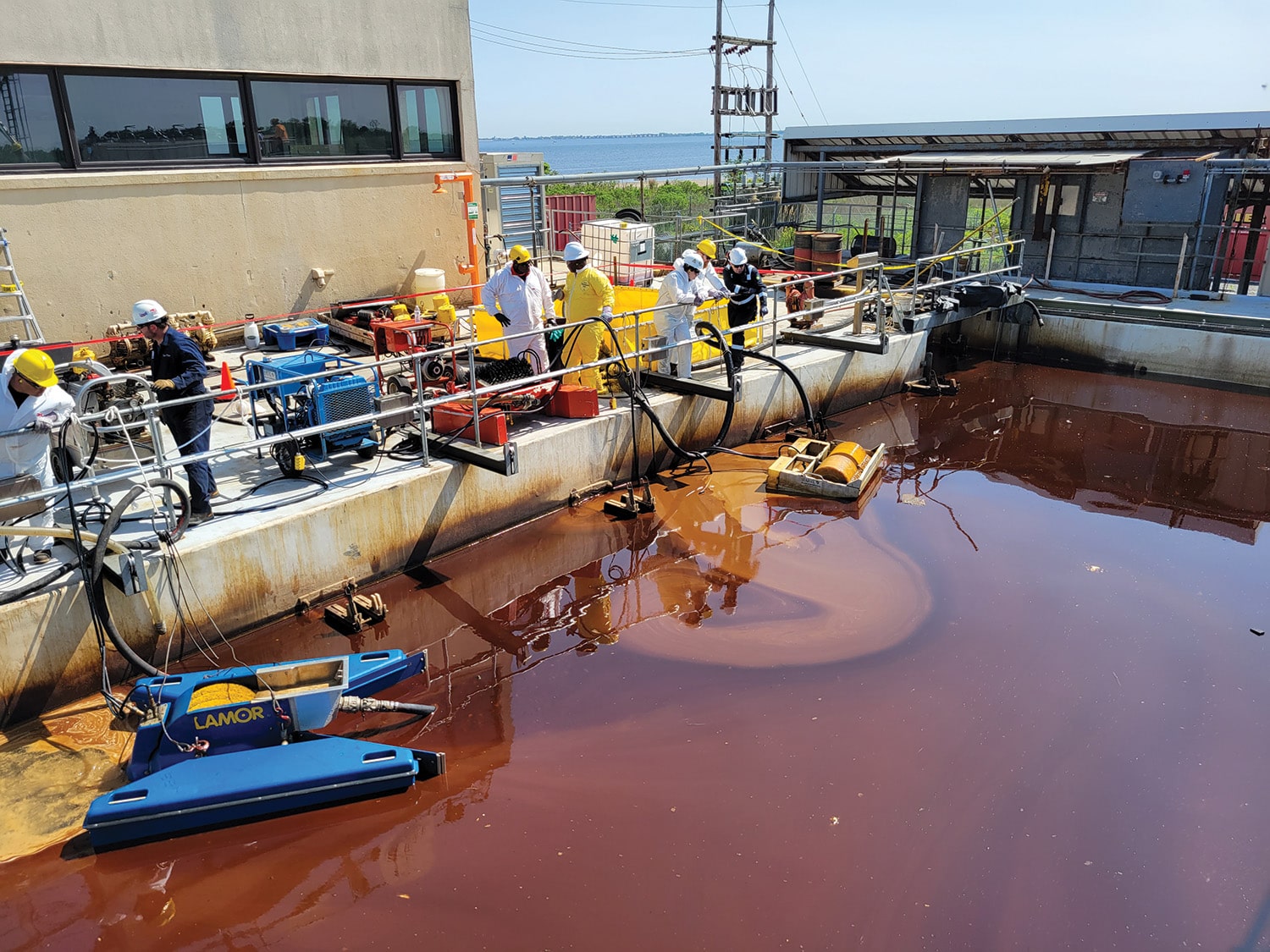 Training with Skimmer in Oil Training with Skimmer in Oil